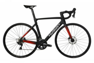 WILIER TRIESTINA CENTO10 SL RENNRAD SHIMANO ULTEGRA 11S 700 MM SCHWARZ ROT MATT 2022